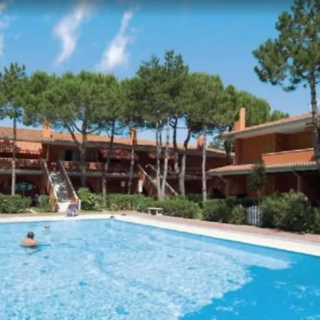 Bright Flat In A Poolside - Beahost